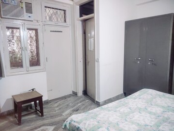 Room in 5 BHK Builder Floor at Kalkaji – for Rent