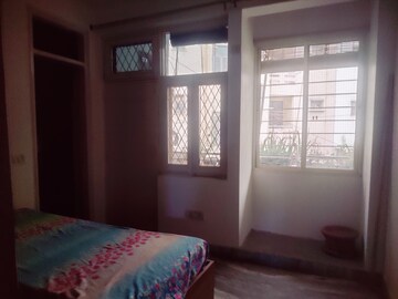 Room in 5 BHK Builder Floor at Kalkaji – for Rent