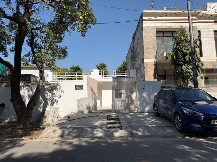 Exterior View, sector 44 2 Bedroom 240 Sq.Mt. Independent House In Sector 44 Noida 8558690