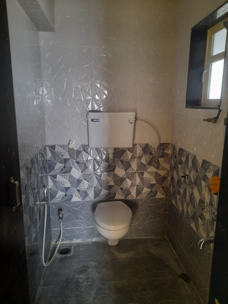 Bathroom, royce-paradise 1.5 Bedroom 750 Sq.Ft. Apartment In Kalyan West Thane 8558749