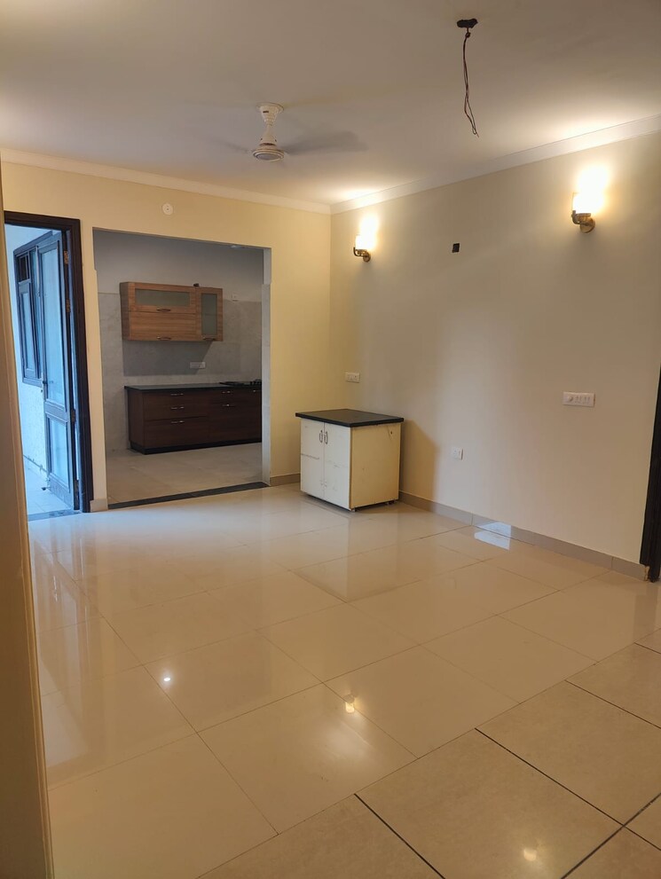 Living Room, unitech-south-city-1 6+ Bedroom 360 Sq.Ft. Villa In South City 1 Gurgaon 8558754