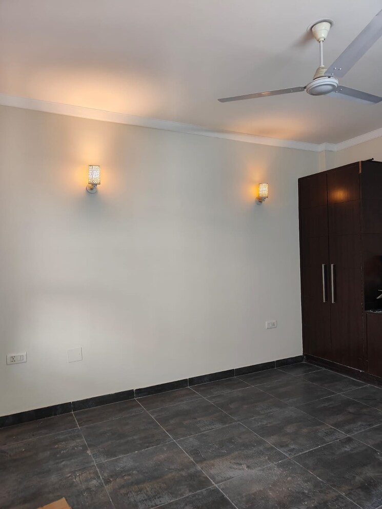 Room, unitech-south-city-1 6+ Bedroom 360 Sq.Ft. Villa In South City 1 Gurgaon 8558754