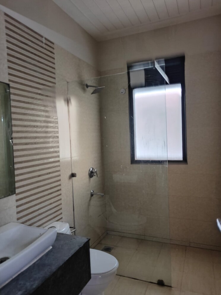 Bathroom, unitech-south-city-1 6+ Bedroom 360 Sq.Ft. Villa In South City 1 Gurgaon 8558754