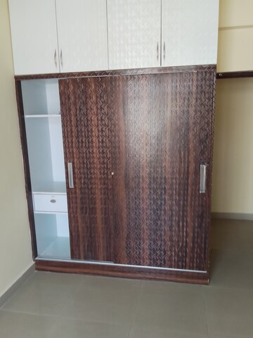 Furnished Amenities in 2.5 BHK Apartment at Ramprastha Awho, Sector 95 – for Rent