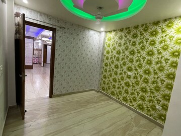 Room in 2 BHK Builder Floor at Saket – for Rent