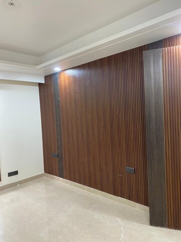 Room in 3 BHK Builder Floor at Ansal Sushant Lok I, Sector 43 – for Rent
