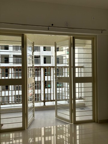 Room in 2 BHK Apartment at Goel Ganga Altus, Kharadi – for Rent