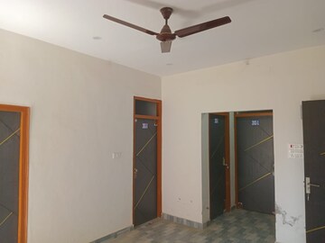 Room in 6+ BHK Builder Floor at Nijampur Malhaur – for Rent