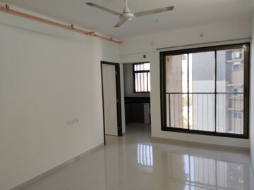 Room in 1 BHK Apartment at Chandak Nishchay, Borivali East – for Rent