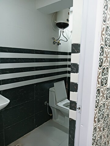 Staircase in 1 RK Apartment at Emaar Emerald Floors Premier, Sector 65 – for Rent