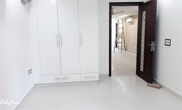 Room in 2.5 BHK Builder Floor at Smart World Gems, Sector 89 – for Rent