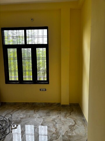 Room in 2 BHK Independent House at Gomti Nagar – for Rent