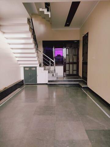 Room in 3 BHK Independent House at MI Central Park, Arjunganj – for Rent
