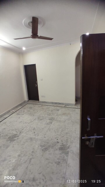 Room in 1 BHK Builder Floor at Mehrauli – for Rent