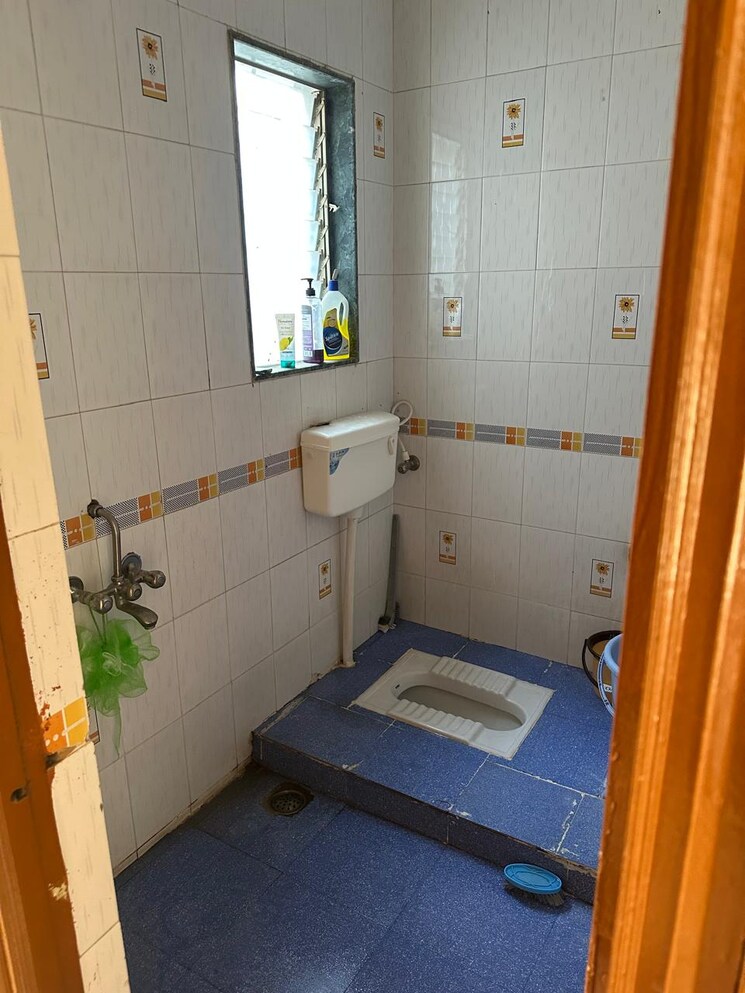 Bathroom, anita-residency 2 Bedroom 900 Sq.Ft. Apartment In Katraj Pune 8559035