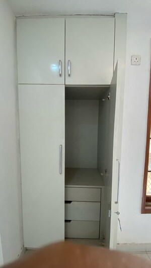 Building Lobby in 4 BHK Builder Floor at Mahavir Enclave – for Sale