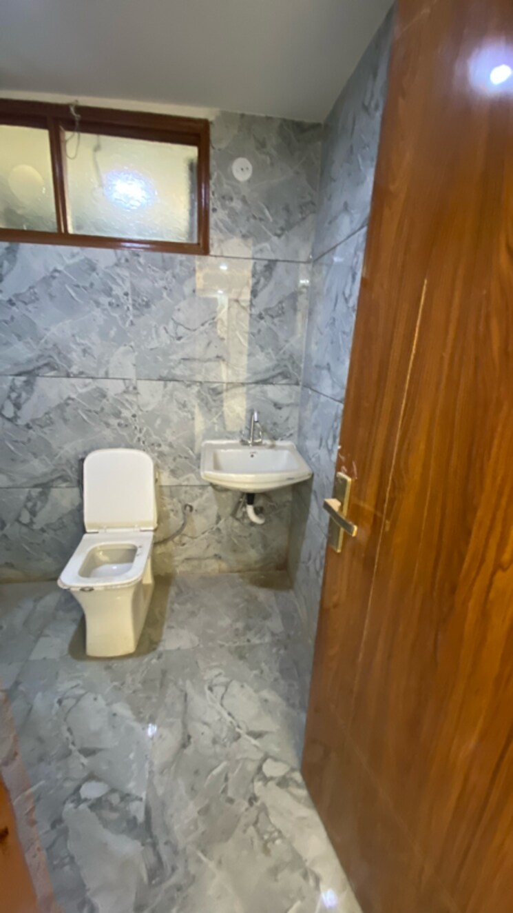 Bathroom, mahavir enclave 4 Bedroom 1248 Sq.Ft. Builder Floor In Mahavir Enclave Delhi 8559113