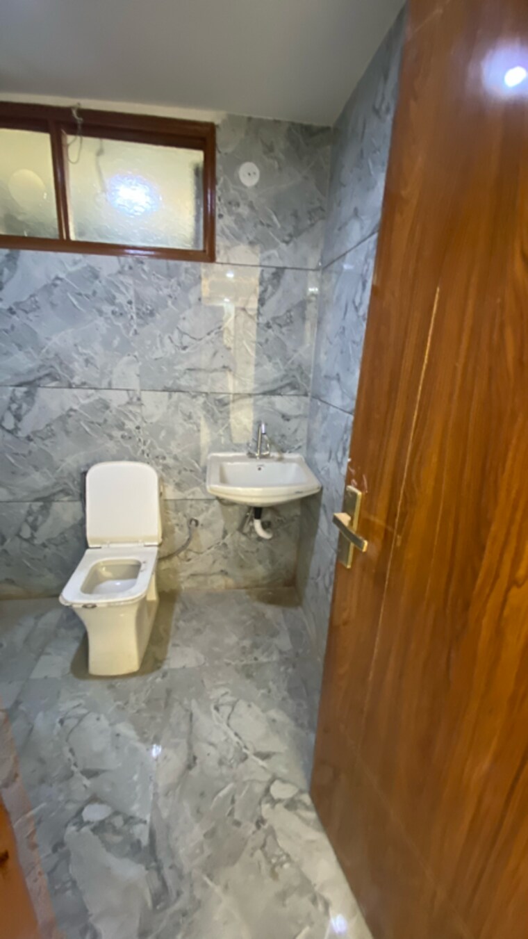 Bathroom, mahavir enclave 4 Bedroom 1248 Sq.Ft. Builder Floor In Mahavir Enclave Delhi 8559113