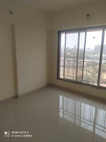 Room in 2 BHK Apartment at Vastu Darshan Heights, Dahisar West – for Rent