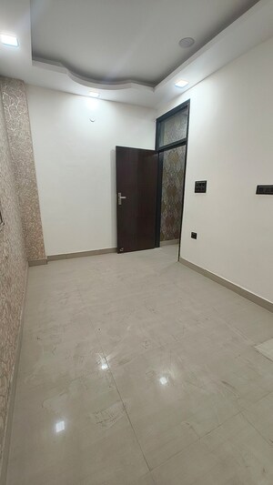 Room in 3 BHK Builder Floor at Govindpuri – for Sale