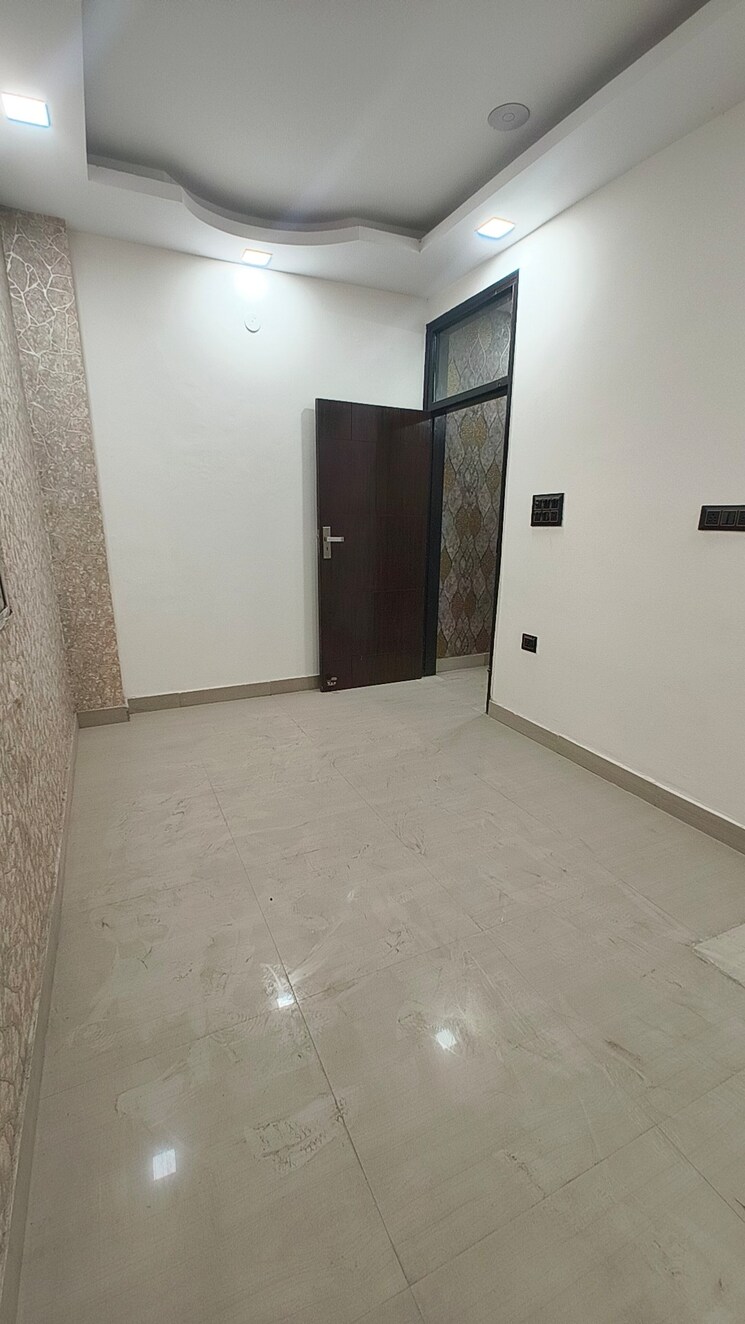 Room, govindpuri 3 Bedroom 900 Sq.Ft. Builder Floor In Govindpuri Delhi 8559138