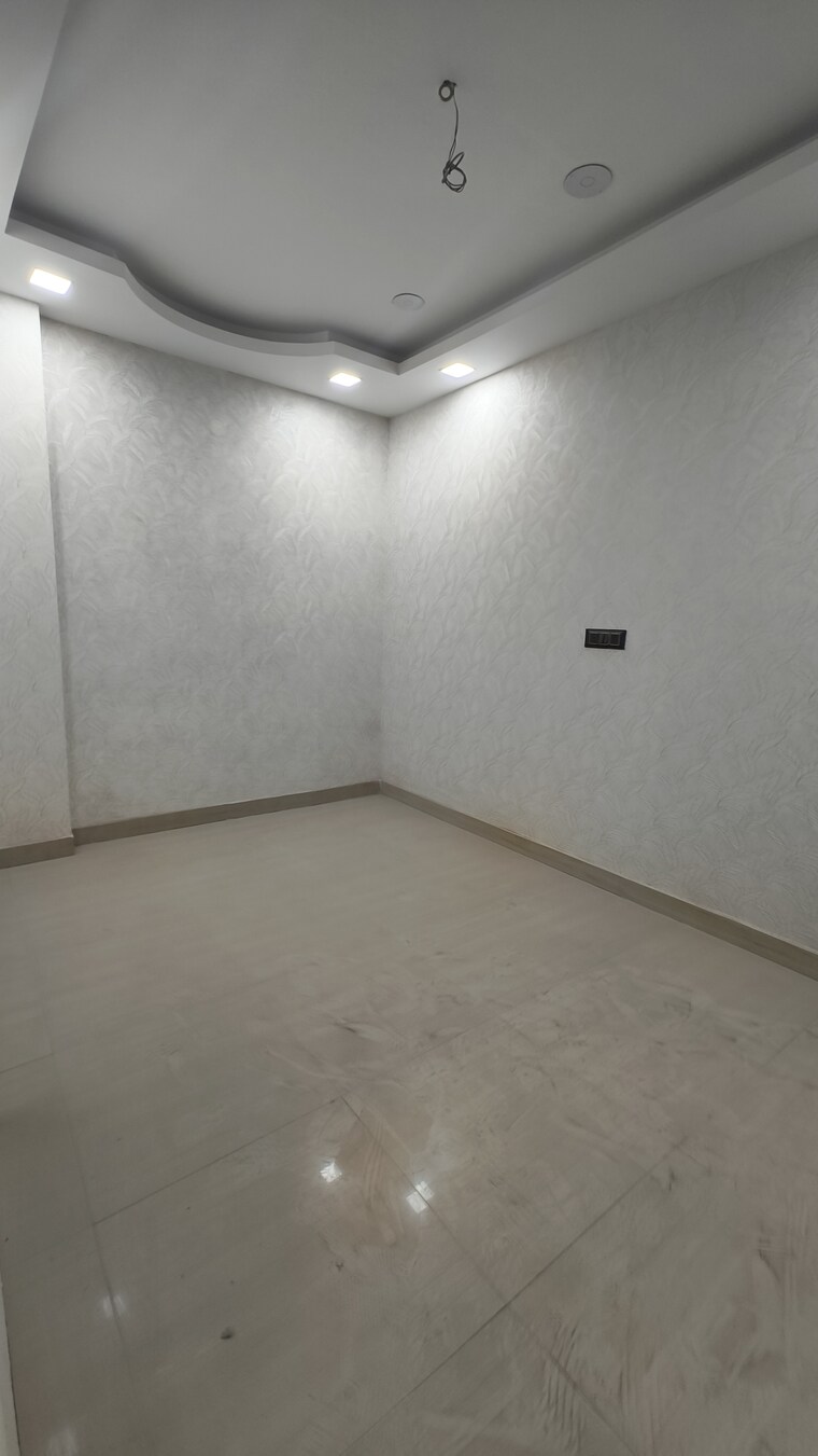 Room, govindpuri 3 Bedroom 900 Sq.Ft. Builder Floor In Govindpuri Delhi 8559138