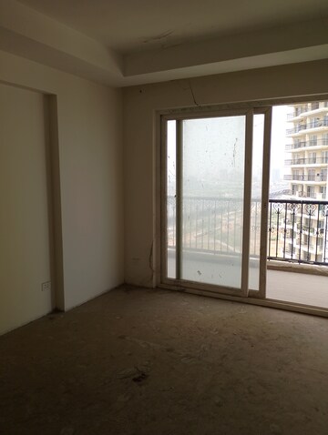 Room in 3 BHK Apartment at ATS Triumph, Sector 104 – for Sale