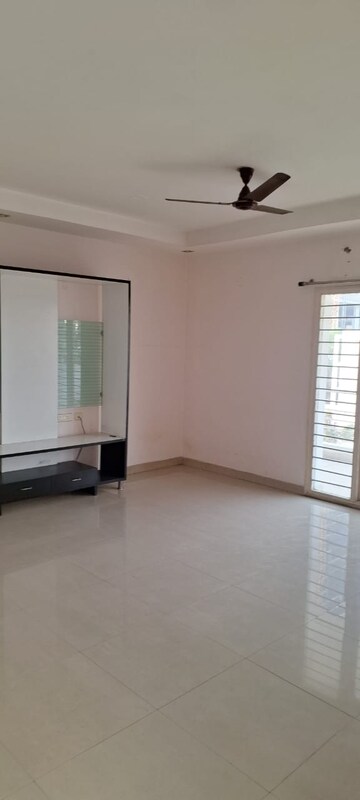 Room in 2 BHK Apartment at Manikonda – for Rent
