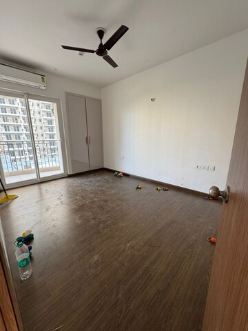 Room in 3.5 BHK Apartment at ATS Nobility, Sector 4, Greater Noida – for Sale