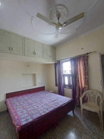 Bedroom in 2 BHK Independent House at Sector 16 – for Rent