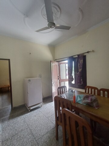 Living Room in 2 BHK Independent House at Sector 16 – for Rent