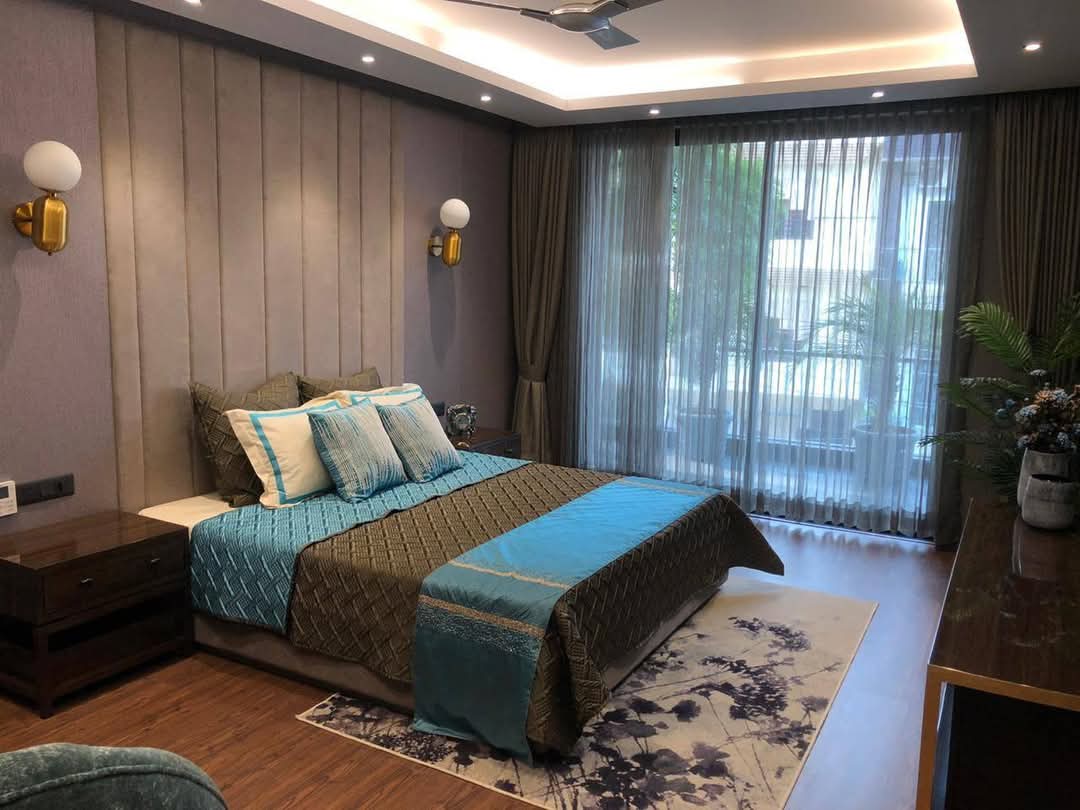 3 BHK + Pooja Room Apartment For Rent in DLF Regal Gardens