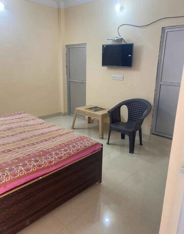 Room in 2 BHK Villa at Aliganj – for Rent
