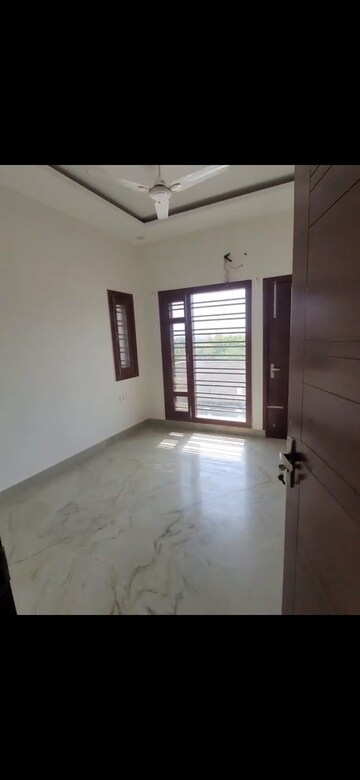 3 BHK Builder Floor For Rent in Sector 15