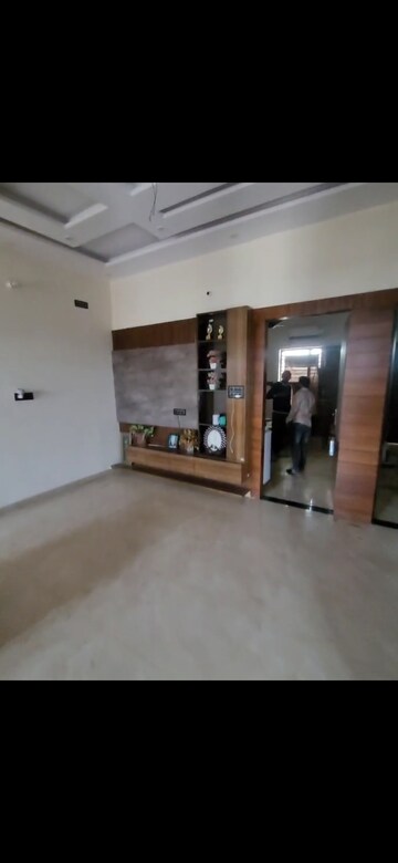 Room in 2 BHK Builder Floor at Sector 15 – for Rent