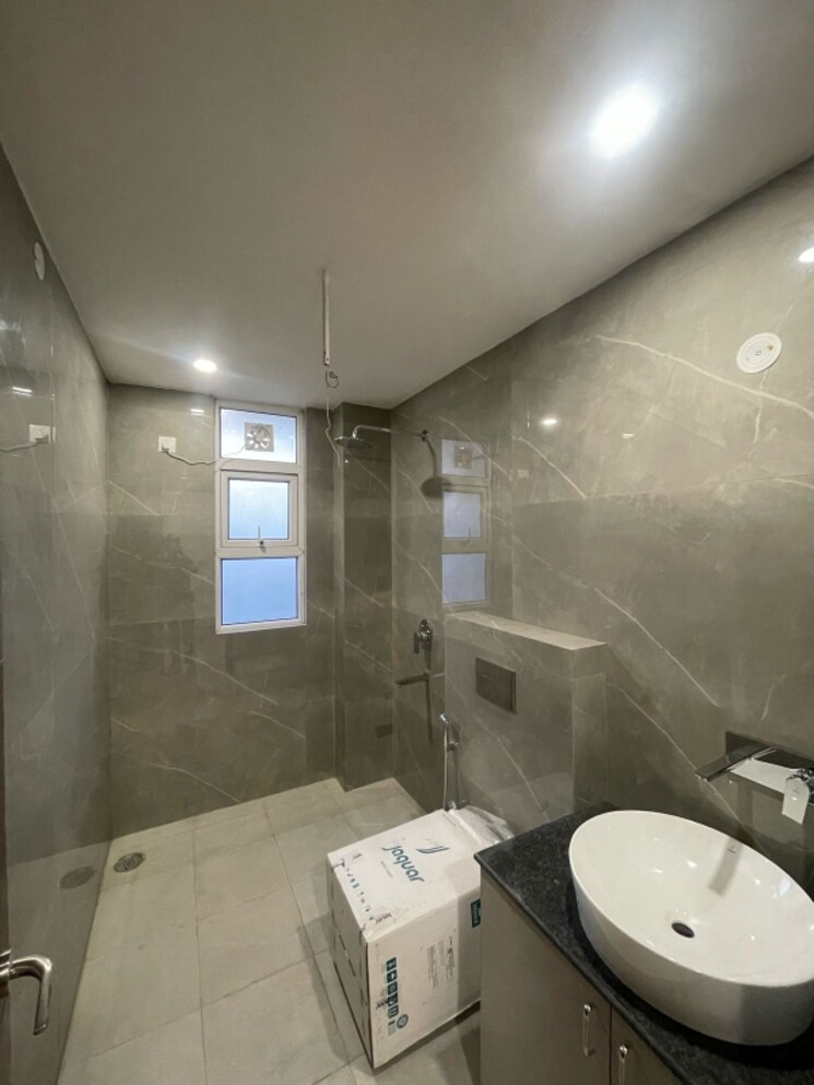 Master Bedroom, signature-global-city-93 3.5 Bedroom 1510 Sq.Ft. Builder Floor In Sector 93 Gurgaon 8559354