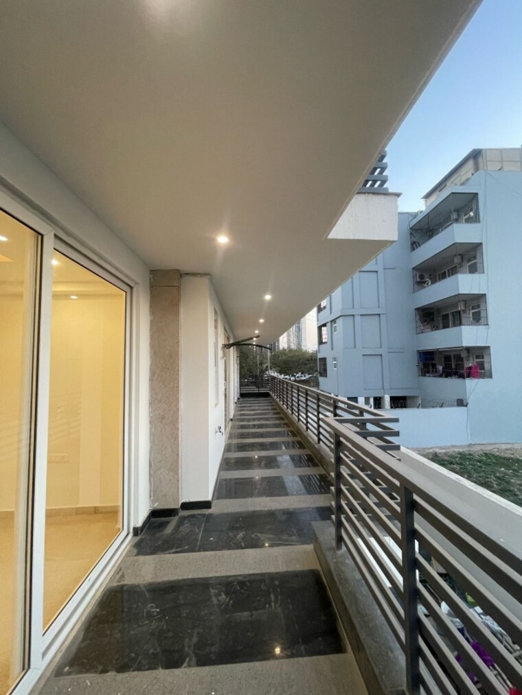 Balcony, signature-global-city-93 3.5 Bedroom 1510 Sq.Ft. Builder Floor In Sector 93 Gurgaon 8559354