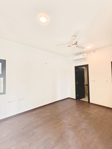 Room in 3 BHK Apartment at Sobha City Gurgaon, Sector 108 – for Rent