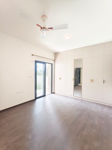 Room in 3 BHK Apartment at Sobha City Gurgaon, Sector 108 – for Rent