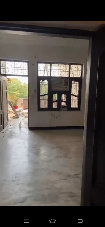 Room in 2.5 BHK Builder Floor at Sector 12 – for Rent