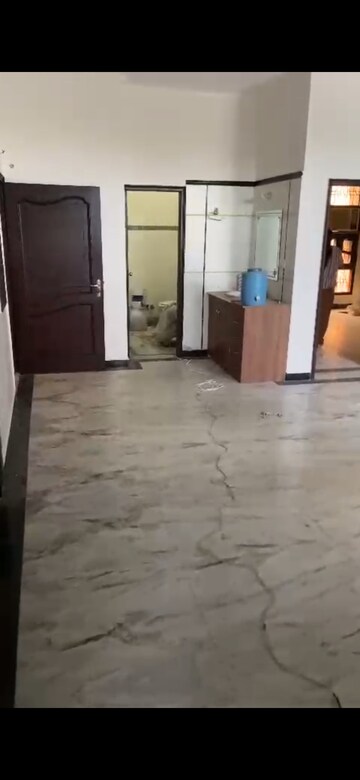 Room in 2.5 BHK Builder Floor at Sector 12 – for Rent