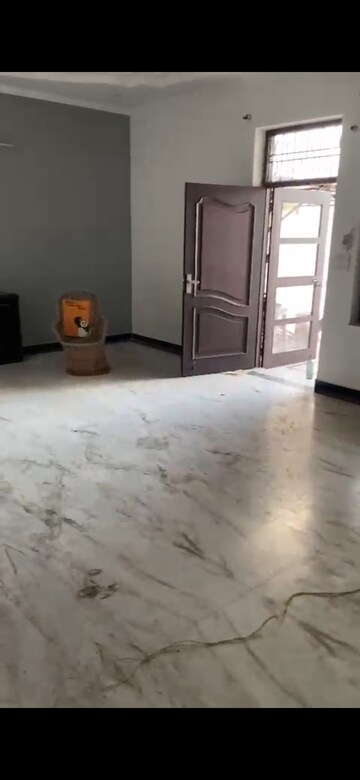 Room in 2.5 BHK Builder Floor at Sector 12 – for Rent