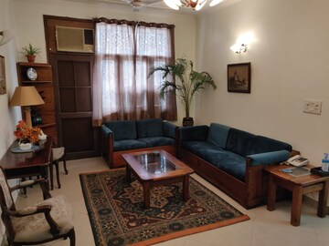 Living Room in 4 BHK Apartment at Parsvnath Srishti, Sector 93 – for Sale