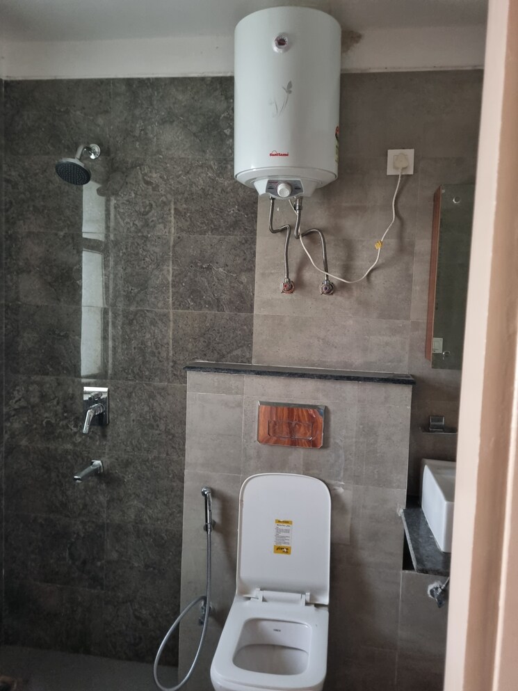 Bathroom, emaar-gurgaon-greens 3 Bedroom 1650 Sq.Ft. Apartment In Sector 102 Gurgaon 8559493