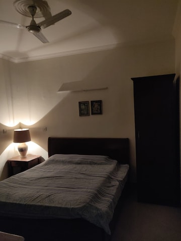 Bathroom in 3 BHK Apartment at Parsvnath Prestige, Sector 93a – for Rent