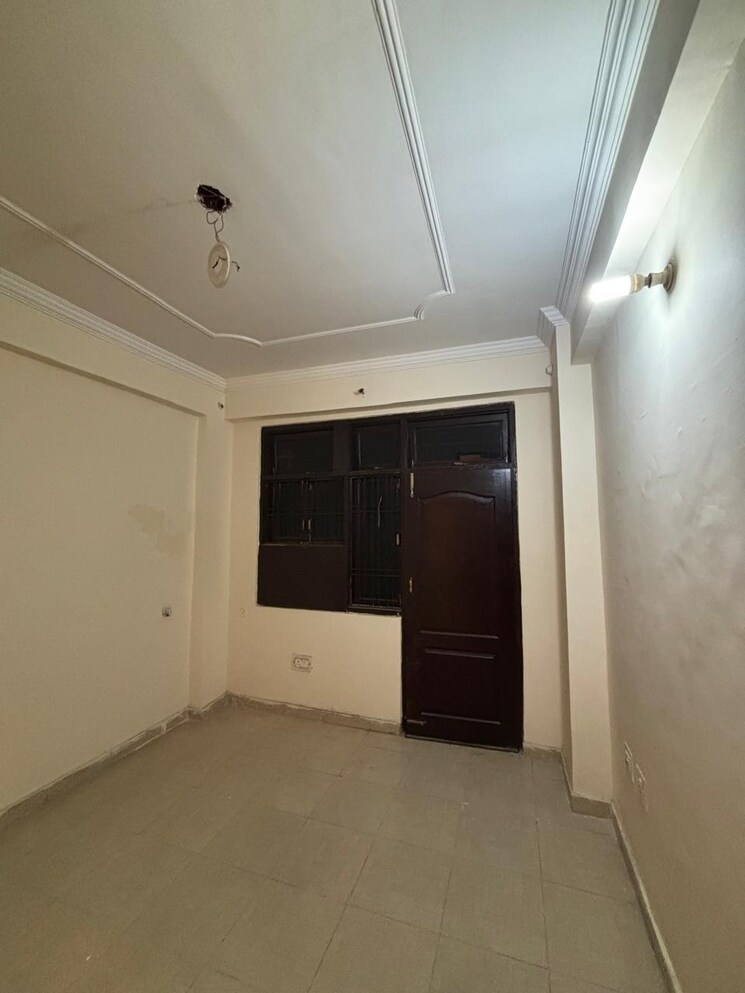Room, khurram nagar 3 Bedroom 1100 Sq.Ft. Apartment In Khurram Nagar Lucknow 8559512