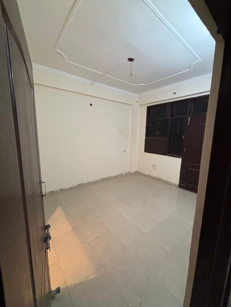 Room, khurram nagar 3 Bedroom 1100 Sq.Ft. Apartment In Khurram Nagar Lucknow 8559512