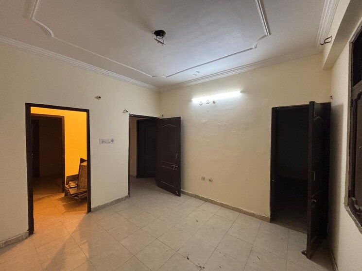 Room, khurram nagar 3 Bedroom 1100 Sq.Ft. Apartment In Khurram Nagar Lucknow 8559512