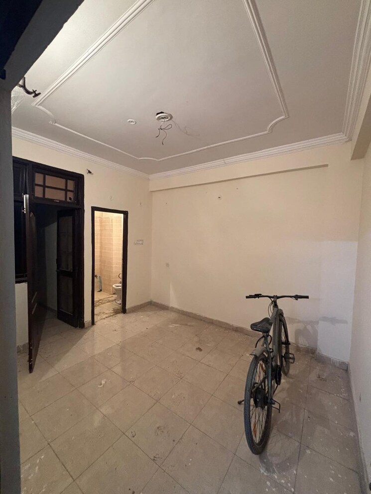 Room, khurram nagar 3 Bedroom 1100 Sq.Ft. Apartment In Khurram Nagar Lucknow 8559512