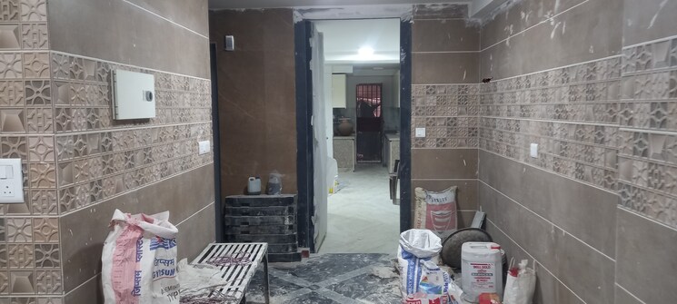  Parking, amar colony 1 RK 485 Sq.Ft. Independent House In Amar Colony Delhi 8559536